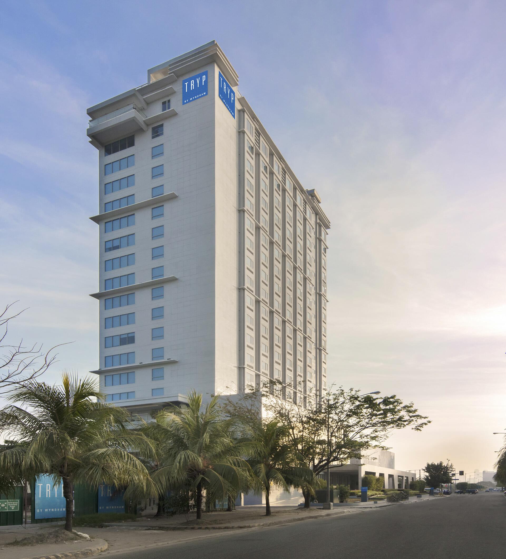 Tryp By Wyndham Mall Of Asia Manila Exterior photo